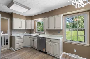 3865 Silverwood Dr, Stow, OH 44224 - Photo 5