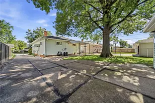 28626 Forest Rd, Willowick, OH 44095 - Photo 35