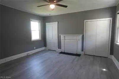 734 Main Street, Bridgeport, OH 43912 - Photo 9