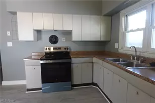 734 Main St, Bridgeport, OH 43912 - Photo 5