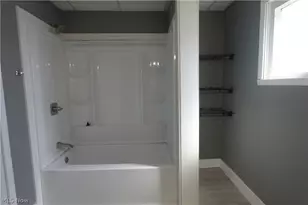 734 Main St, Bridgeport, OH 43912 - Photo 7