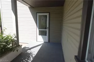 734 Main St, Bridgeport, OH 43912 - Photo 13