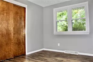 1645 California Ave, Louisville, OH 44641 - Photo 5