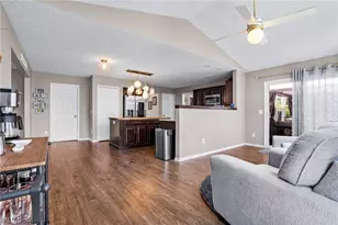 9195 Victoria Ln, North Ridgeville, OH 44039 - Photo 15