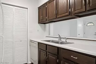2549 Royal County Down, Uniontown, OH 44685 - Photo 15