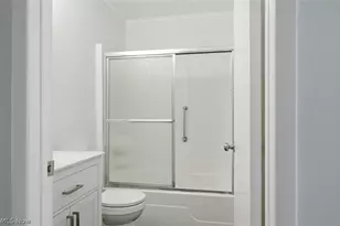 2549 Royal County Down, Uniontown, OH 44685 - Photo 23
