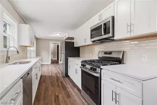 678 Essex St, Akron, OH 44306 - Photo 7