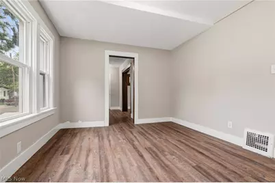 678 Essex Street, Akron, OH 44306 - Photo 9