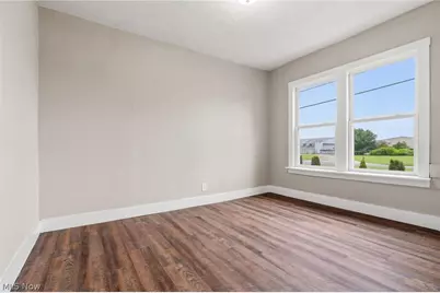 678 Essex Street, Akron, OH 44306 - Photo 11
