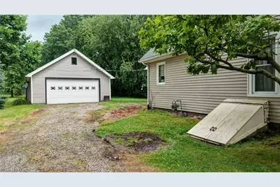 305 Main Street W, Beach City, OH 44608 - Photo 29