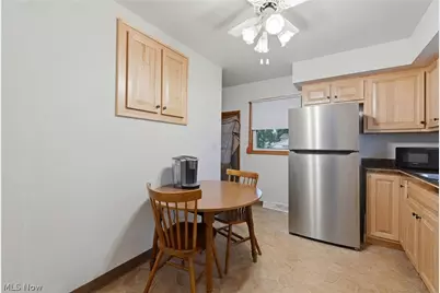 404 Elizabeth Street, Hubbard, OH 44425 - Photo 9