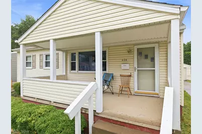 404 Elizabeth Street, Hubbard, OH 44425 - Photo 3