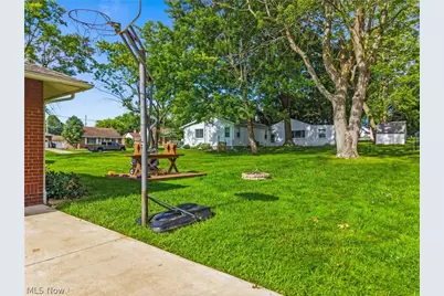 1733 Parkway Boulevard, Alliance, OH 44601 - Photo 25