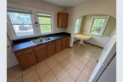 918 Frederick Boulevard, Akron, OH 44320 - Photo 11