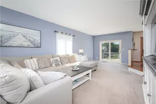 1560 Applewood Way, Uniontown, OH 44685 - Photo 11