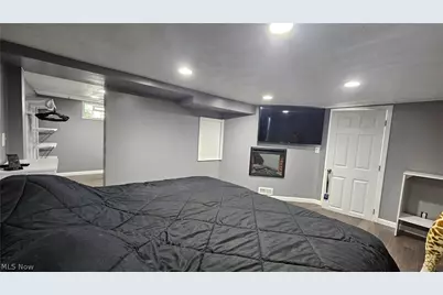 667 Essex Street, Akron, OH 44306 - Photo 21
