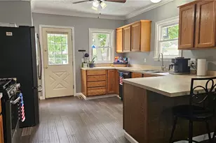 667 Essex St, Akron, OH 44306 - Photo 7