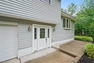 2704 Lyman Dr, New Franklin, OH 44216 - Photo 7