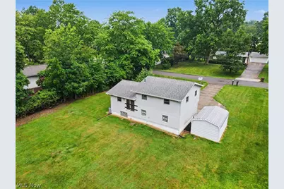 2704 Lyman Drive, New Franklin, OH 44216 - Photo 5