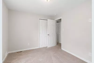 19230 Scottsdale Boulevard, Huber Heights, OH 44122 - Photo 29