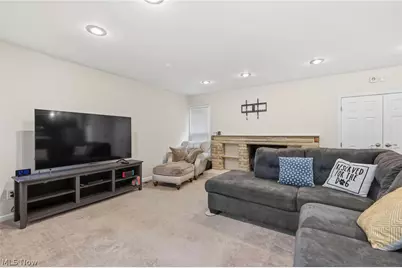 19230 Scottsdale Boulevard, Huber Heights, OH 44122 - Photo 17