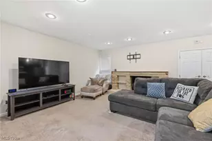 19230 Scottsdale Blvd, Huber Heights, OH 44122 - Photo 17