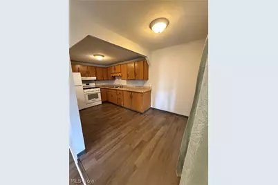 39 W 2nd Street #B, Frazeysburg, OH 43822 - Photo 3