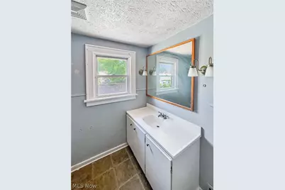 2041 13th Street SW, Akron, OH 44314 - Photo 11