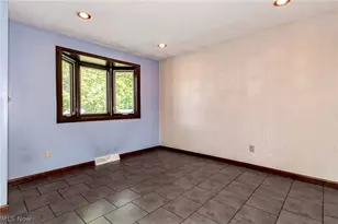 249 Shore Dr, Eastlake, OH 44095 - Photo 9
