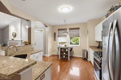 8578 Pine Creek Lane, Northfield, OH 44067 - Photo 5