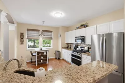 8578 Pine Creek Lane, Northfield, OH 44067 - Photo 9