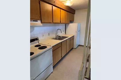 49 W 8th Street #5, Dresden, OH 43821 - Photo 3