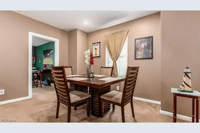 914 Taylor Avenue, Cambridge, OH 43725 - Photo 5