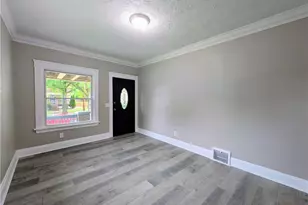 10302 Lamontier Ave, Loveland, OH 44104 - Photo 9