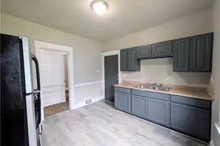 10302 Lamontier Ave, Loveland, OH 44104 - Photo 17