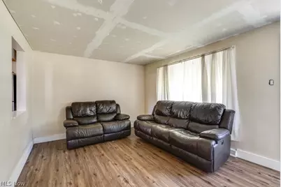 1064 Orchard Avenue, Aurora, OH 44202 - Photo 7
