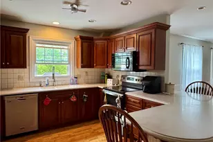 1679 Lakeview Square NE, Bolivar, OH 44612 - Photo 9