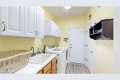 3293 Bath Heights Drive, Cuyahoga Falls, OH 44223 - Photo 9