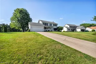 9454 Deer Hollow Dr, Mentor, OH 44060 - Photo 3