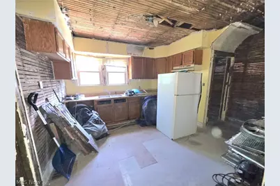 330 W 28th Street, Lorain, OH 44055 - Photo 13