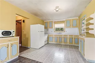 9864 Louisville St NE, Louisville, OH 44710 - Photo 15