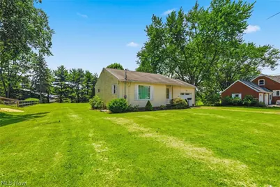 9864 Louisville Street NE, Louisville, OH 44710 - Photo 3