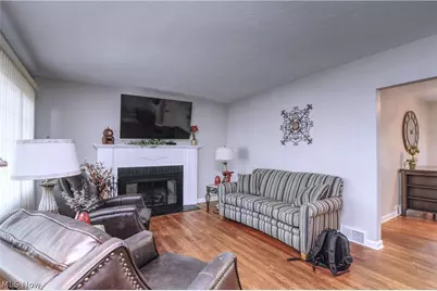 614 Hartzell Drive, Norton, OH 44203 - Photo 3