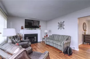 614 Hartzell Dr, Norton, OH 44203 - Photo 3