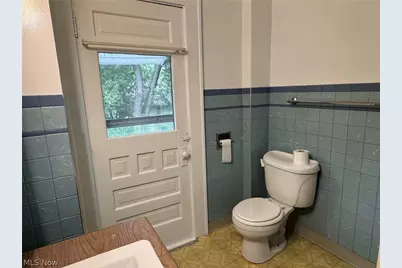582 Robinette Court, Akron, OH 44310 - Photo 13