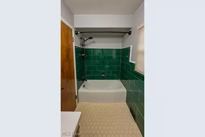426 Dorchester Road, Akron, OH 44320 - Photo 23