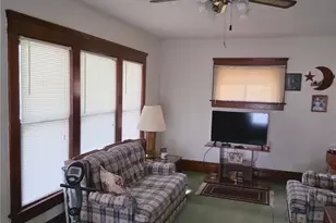 966 W Hopocan Ave, Barberton, OH 44203 - Photo 3