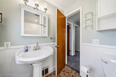 423 E 305th Street, Willowick, OH 44095 - Photo 21