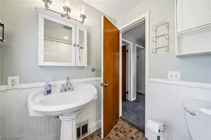 423 E 305th St, Willowick, OH 44095 - Photo 21