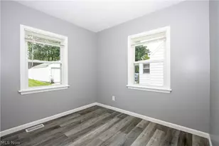 407 Oxford Ave, Akron, OH 44310 - Photo 13